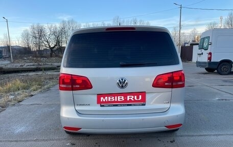 Volkswagen Touran III, 2011 год, 980 000 рублей, 3 фотография
