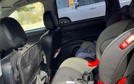 Mitsubishi Outlander III рестайлинг 3, 2010 год, 1 175 000 рублей, 4 фотография