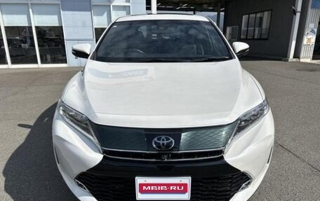 Toyota Harrier, 2020 год, 2 620 000 рублей, 2 фотография