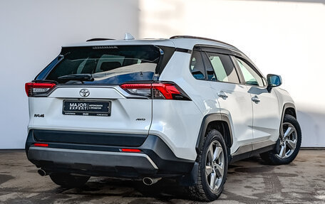 Toyota RAV4, 2021 год, 3 500 000 рублей, 5 фотография