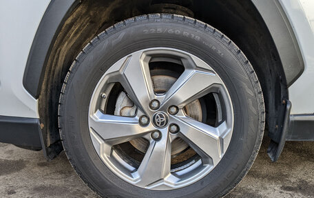 Toyota RAV4, 2021 год, 3 500 000 рублей, 12 фотография