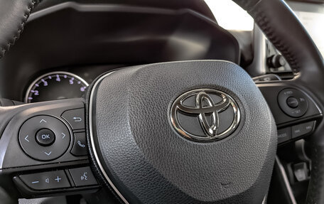 Toyota RAV4, 2021 год, 3 500 000 рублей, 24 фотография