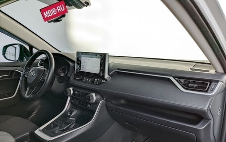 Toyota RAV4, 2021 год, 3 500 000 рублей, 13 фотография