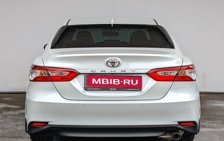 Toyota Camry, 2022 год, 3 400 000 рублей, 6 фотография