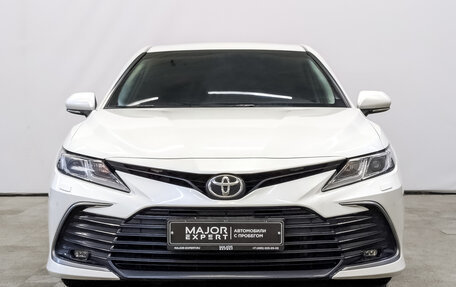 Toyota Camry, 2021 год, 3 190 000 рублей, 2 фотография