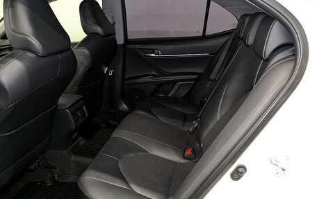 Toyota Camry, 2021 год, 3 190 000 рублей, 12 фотография