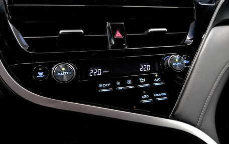 Toyota Camry, 2021 год, 3 190 000 рублей, 30 фотография