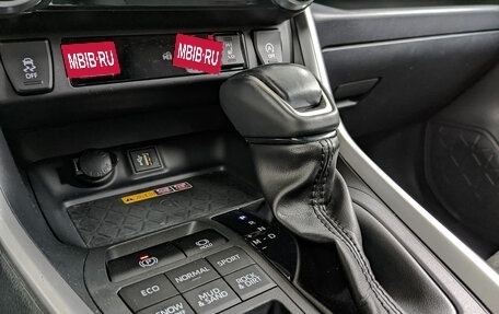 Toyota RAV4, 2024 год, 4 385 000 рублей, 27 фотография