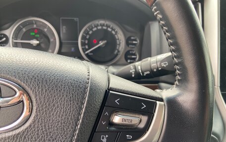 Toyota Land Cruiser 200, 2018 год, 6 500 000 рублей, 9 фотография