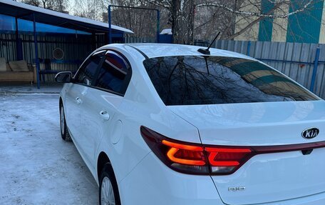 KIA Rio IV, 2020 год, 1 350 000 рублей, 3 фотография