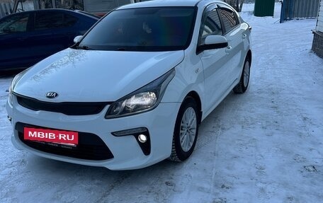 KIA Rio IV, 2020 год, 1 350 000 рублей, 2 фотография