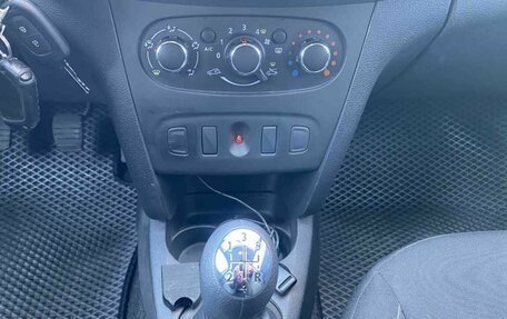 Renault Logan II, 2019 год, 1 145 000 рублей, 20 фотография