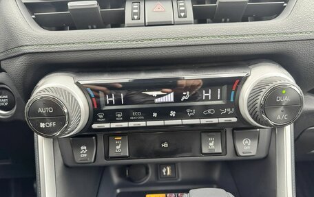 Toyota RAV4, 2025 год, 4 550 000 рублей, 19 фотография