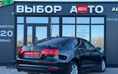 Volkswagen Jetta VI, 2013 год, 1 345 000 рублей, 2 фотография
