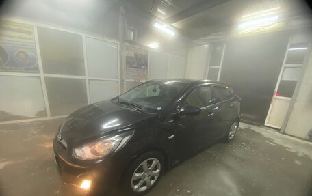 Hyundai Solaris II рестайлинг, 2013 год, 620 000 рублей, 1 фотография