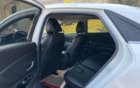 Hyundai Elantra, 2022 год, 1 790 000 рублей, 6 фотография