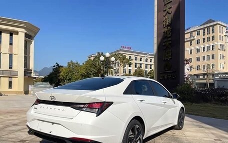 Hyundai Elantra, 2022 год, 1 790 000 рублей, 2 фотография