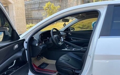 Hyundai Elantra, 2022 год, 1 790 000 рублей, 3 фотография