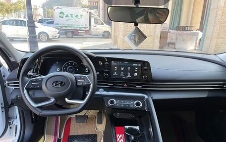 Hyundai Elantra, 2022 год, 1 790 000 рублей, 4 фотография