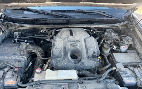 Toyota Land Cruiser Prado 150 рестайлинг 2, 2015 год, 3 500 000 рублей, 1 фотография