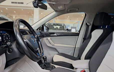 Volkswagen Tiguan II, 2017 год, 2 300 000 рублей, 17 фотография