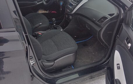 Hyundai Solaris II рестайлинг, 2014 год, 759 000 рублей, 33 фотография