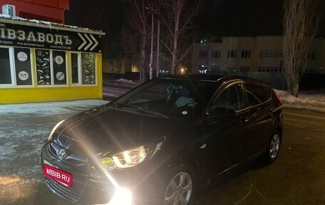 Hyundai Solaris II рестайлинг, 2013 год, 620 000 рублей, 2 фотография