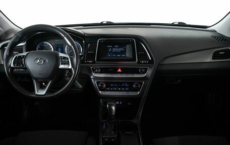 Hyundai Sonata VII, 2019 год, 1 948 000 рублей, 7 фотография