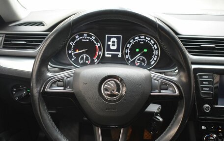 Skoda Superb III рестайлинг, 2018 год, 1 880 000 рублей, 10 фотография