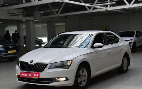 Skoda Superb III рестайлинг, 2018 год, 1 880 000 рублей, 3 фотография