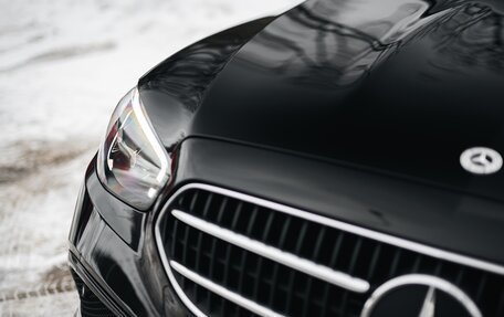 Mercedes-Benz E-Класс, 2020 год, 3 550 000 рублей, 4 фотография