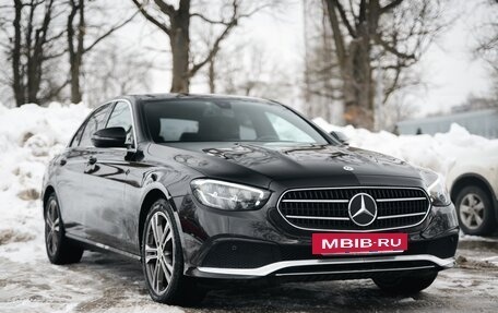 Mercedes-Benz E-Класс, 2020 год, 3 550 000 рублей, 2 фотография