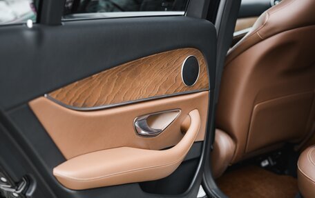 Mercedes-Benz E-Класс, 2020 год, 3 550 000 рублей, 24 фотография