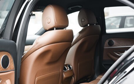 Mercedes-Benz E-Класс, 2020 год, 3 550 000 рублей, 25 фотография