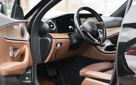 Mercedes-Benz E-Класс, 2020 год, 3 550 000 рублей, 34 фотография