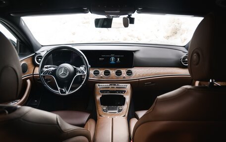 Mercedes-Benz E-Класс, 2020 год, 3 550 000 рублей, 39 фотография