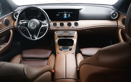 Mercedes-Benz E-Класс, 2020 год, 3 550 000 рублей, 38 фотография