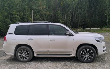 Toyota Land Cruiser 200, 2018 год, 3 500 000 рублей, 2 фотография