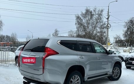 Mitsubishi Pajero Sport III рестайлинг, 2018 год, 2 990 000 рублей, 4 фотография