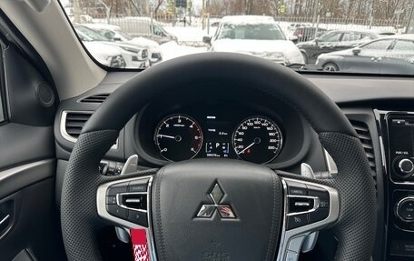 Mitsubishi Pajero Sport III рестайлинг, 2018 год, 2 990 000 рублей, 8 фотография