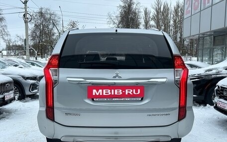 Mitsubishi Pajero Sport III рестайлинг, 2018 год, 2 990 000 рублей, 15 фотография