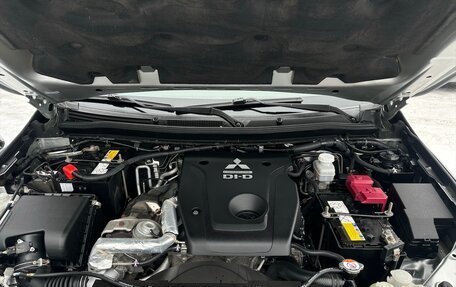Mitsubishi Pajero Sport III рестайлинг, 2018 год, 2 990 000 рублей, 18 фотография
