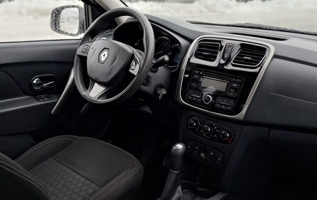 Renault Logan II, 2015 год, 710 000 рублей, 15 фотография