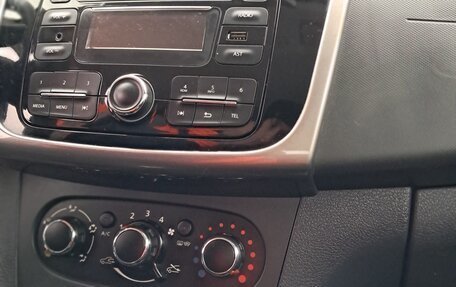 Renault Logan II, 2015 год, 710 000 рублей, 23 фотография