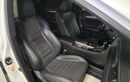 Lexus RX IV рестайлинг, 2017 год, 3 870 000 рублей, 7 фотография