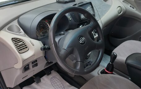 Nissan Tino, 2001 год, 300 000 рублей, 7 фотография