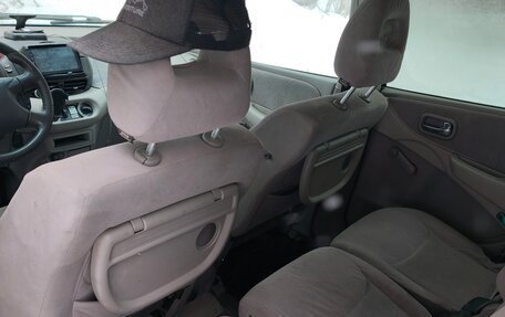 Nissan Tino, 2001 год, 300 000 рублей, 9 фотография