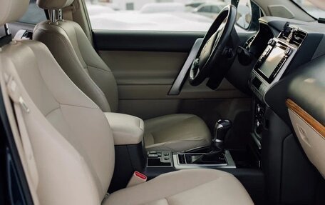 Toyota Land Cruiser Prado 150 рестайлинг 2, 2018 год, 5 500 000 рублей, 9 фотография