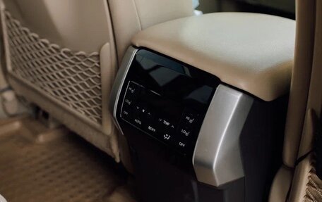 Toyota Land Cruiser Prado 150 рестайлинг 2, 2018 год, 5 500 000 рублей, 12 фотография