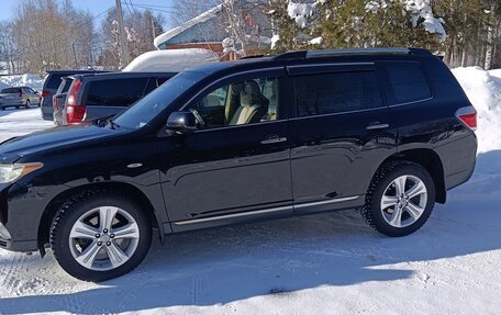 Toyota Highlander III, 2011 год, 2 100 000 рублей, 2 фотография